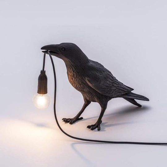 Crow LED-Tischlampe aus Harz - Gothic Design & einstellbare Beleuchtung