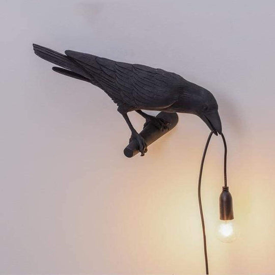 Crow LED-Tischlampe aus Harz - Gothic Design & einstellbare Beleuchtung